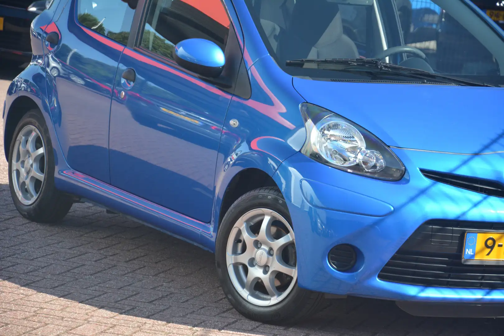 Toyota Aygo 1.0 VVT-i Now | Airco | Elek.ramen | 5.drs | LMV | Blauw - 2