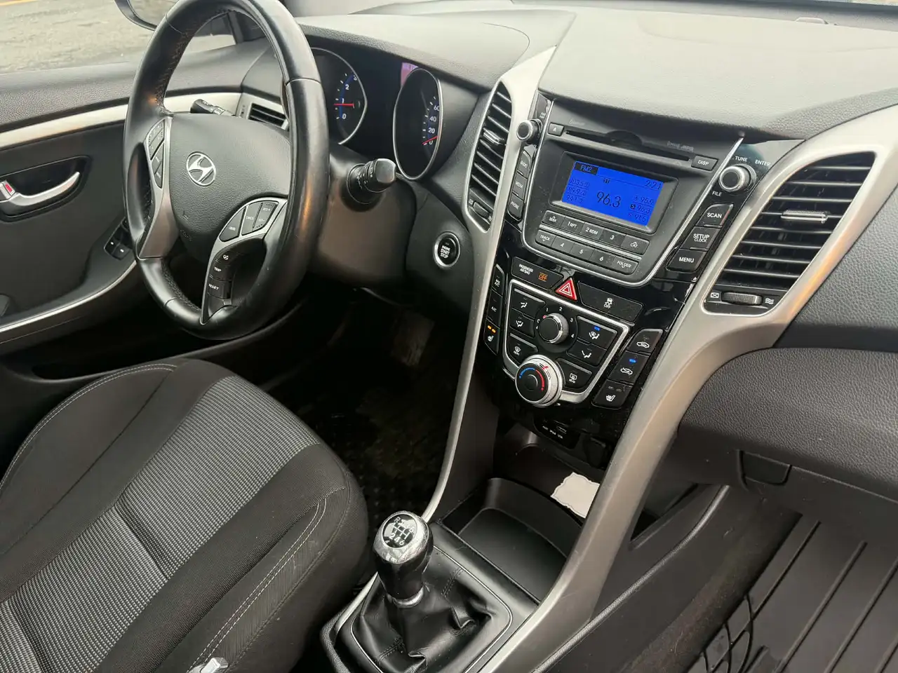 Hyundai ELANTRA снимка Hyundai ELANTRA