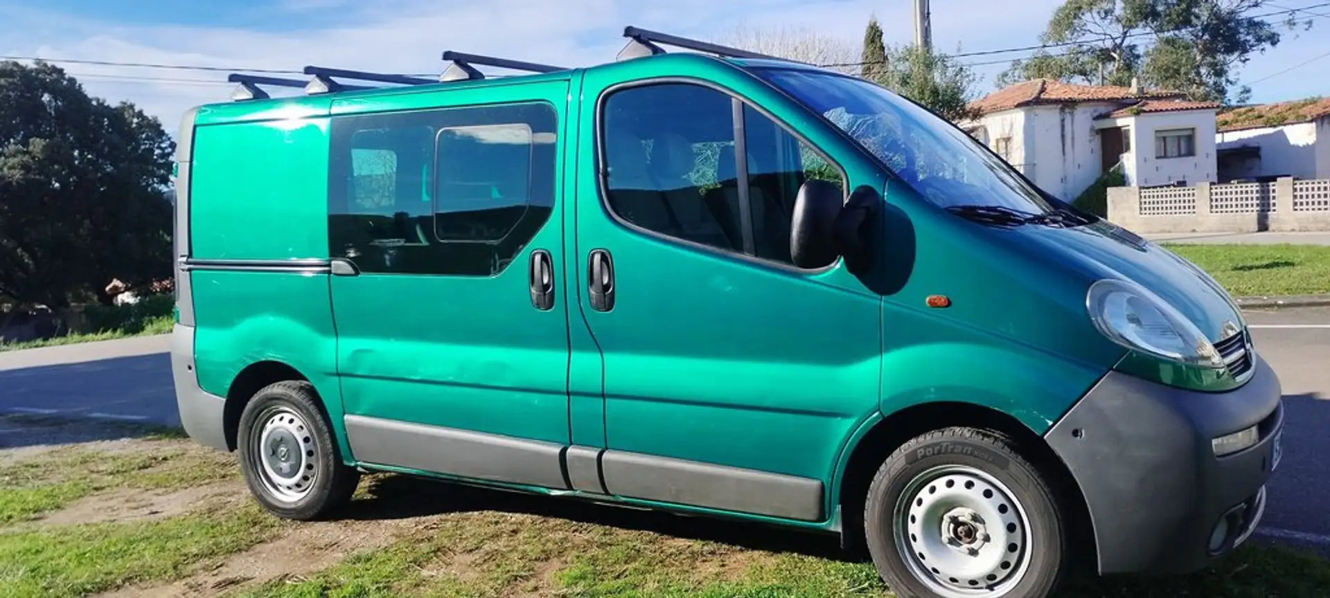 Opel Vivaro 1.9 CDTI 100 CV L1 2.7t Combi-6 Acristal Verde - 1