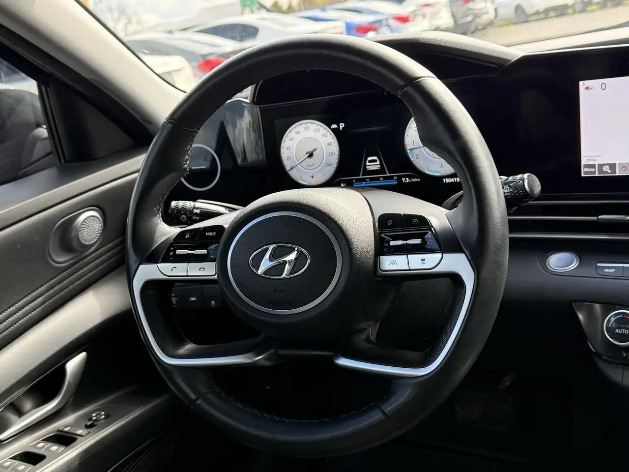 Hyundai ELANTRA снимка Hyundai ELANTRA