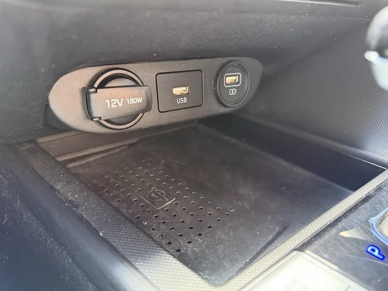 Hyundai ELANTRA снимка Hyundai ELANTRA