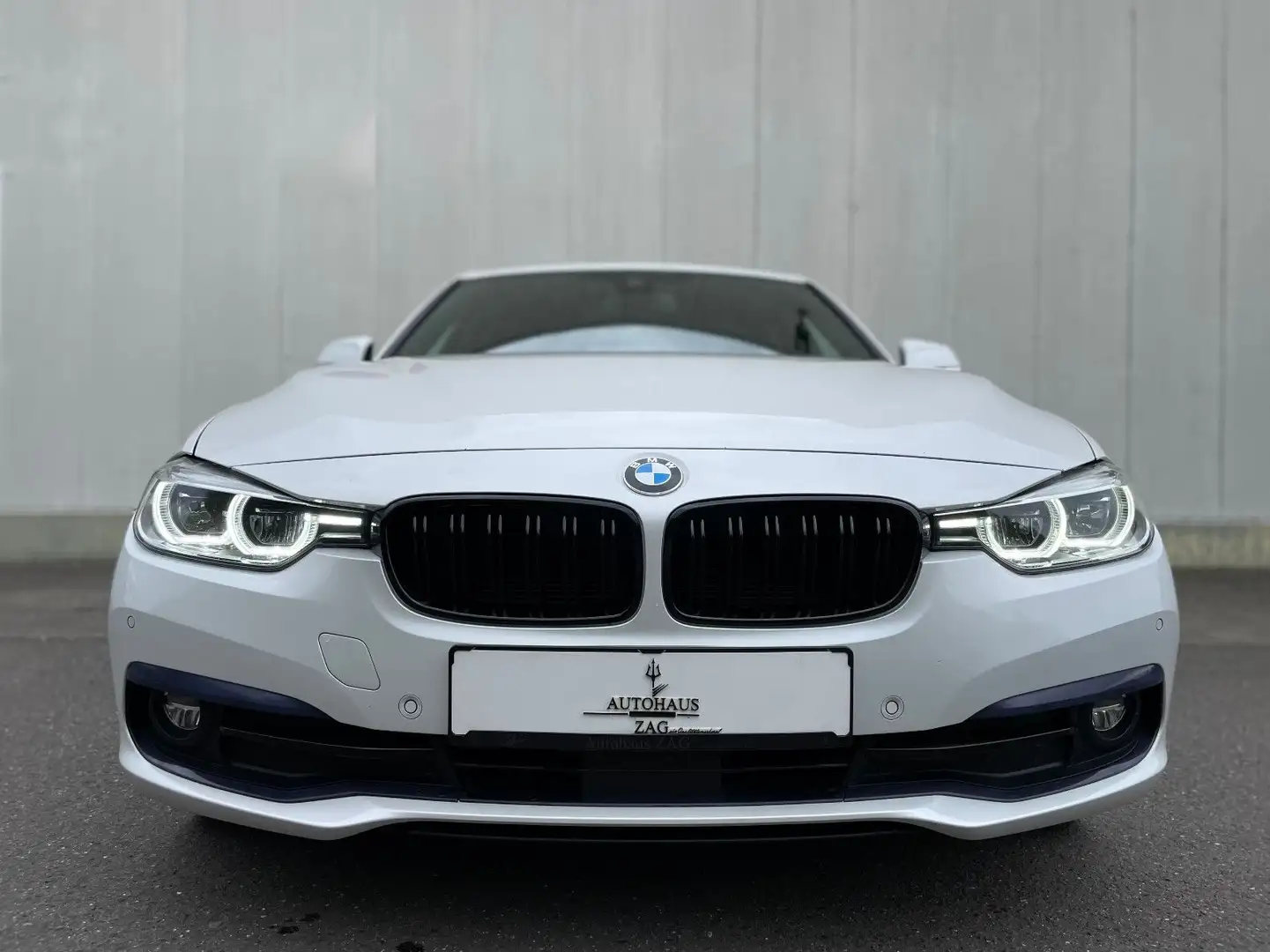 BMW 320 d Sport Line Aut.*19 ZOLL*LEDER*ACC*LED*NAVI* Fehér - 2