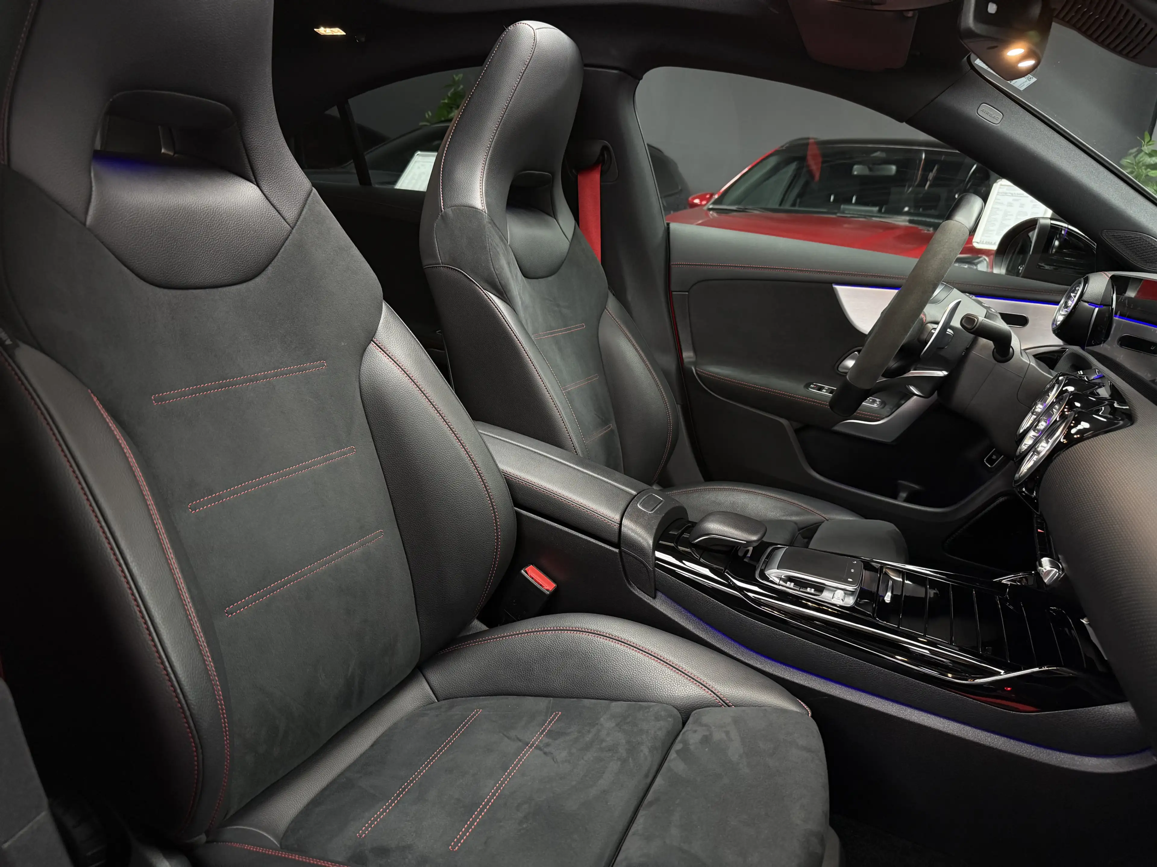 Mercedes-Benz CLA 35 AMG 4Matic Pano 360° Night Paket — photo 12