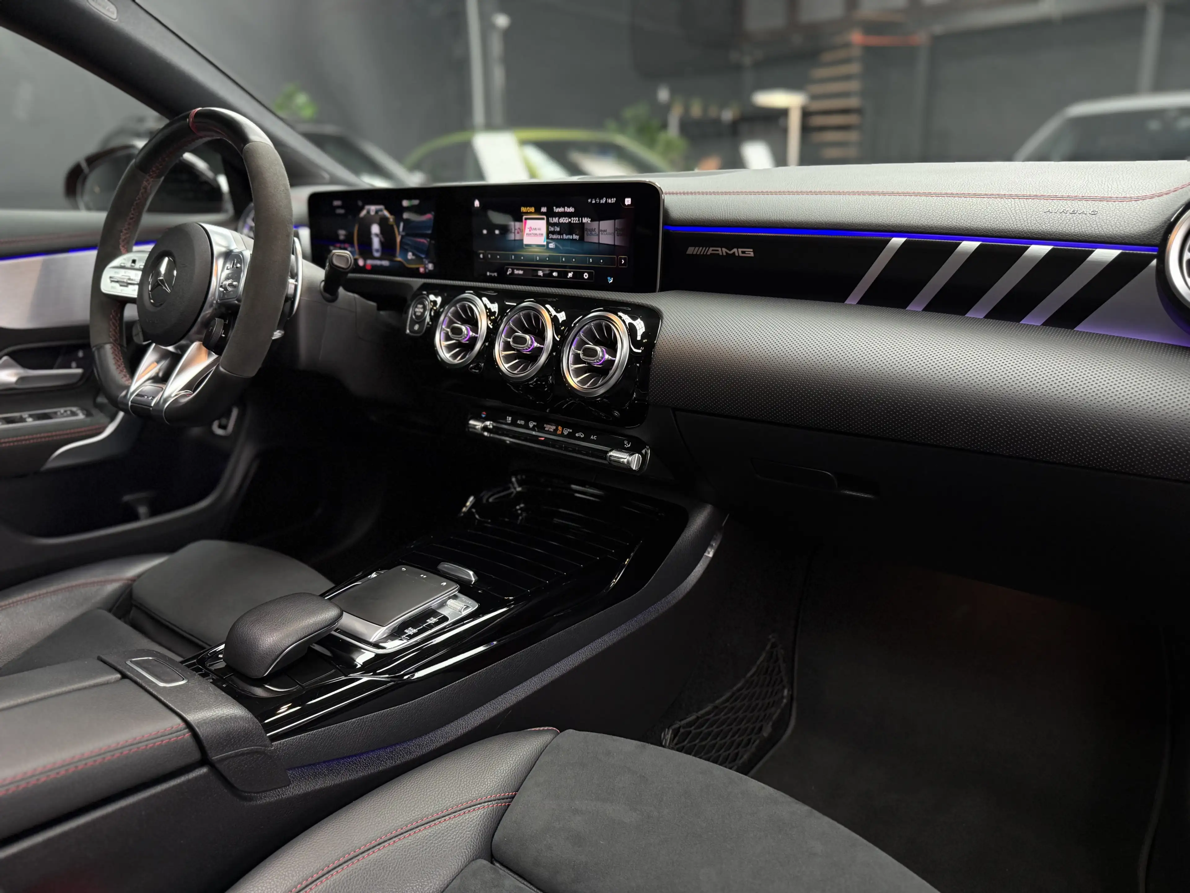 Mercedes-Benz CLA 35 AMG 4Matic Pano 360° Night Paket — photo 11