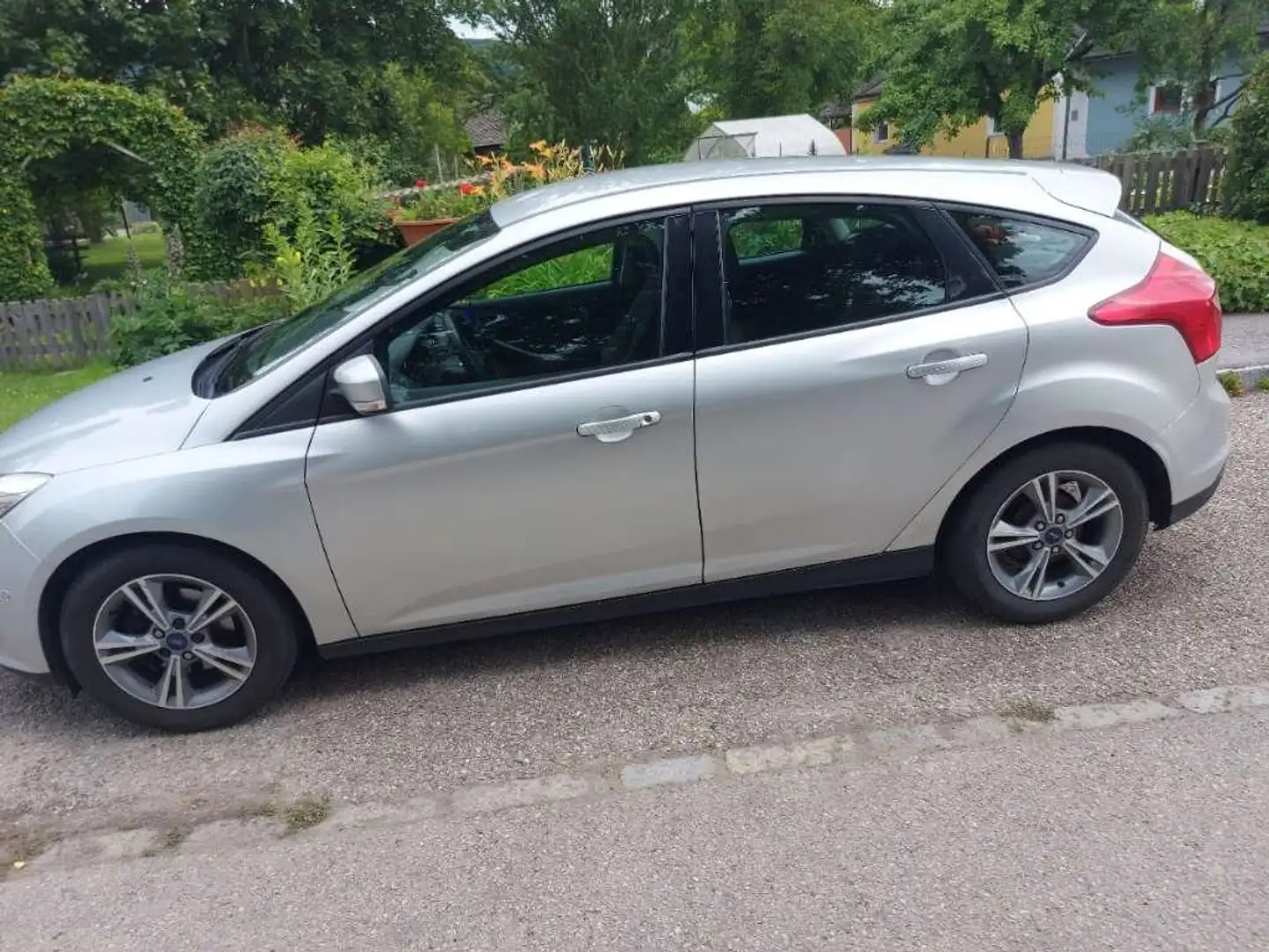 Ford Focus Focus Easy 1,6 TDCi Easy Grau - 2