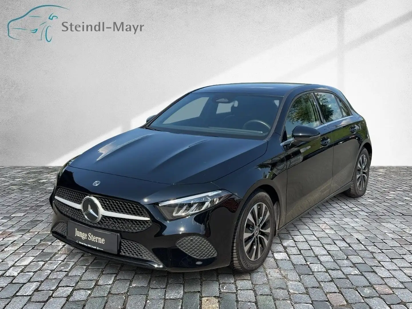 Mercedes-Benz A 180 d Kompaktlimousine Österreich-Edition PTS Schwarz - 2