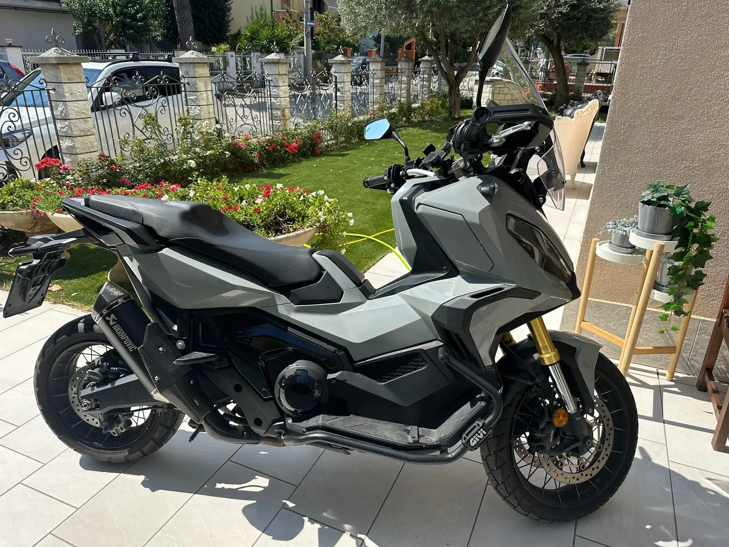 Honda X-ADV Adventure + Akrapovic - 1