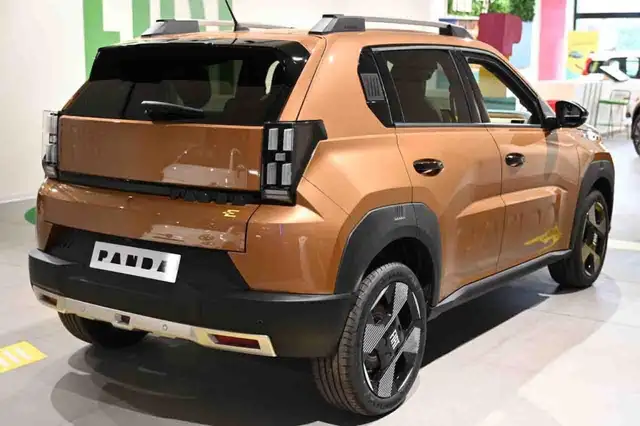 Fiat Grande Panda view 3