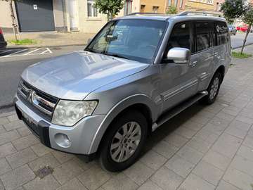 Pajero 3.2 DI-D Instyle 7PLACE FULL OPTION 100% BELGE TRÈS PROPRE
