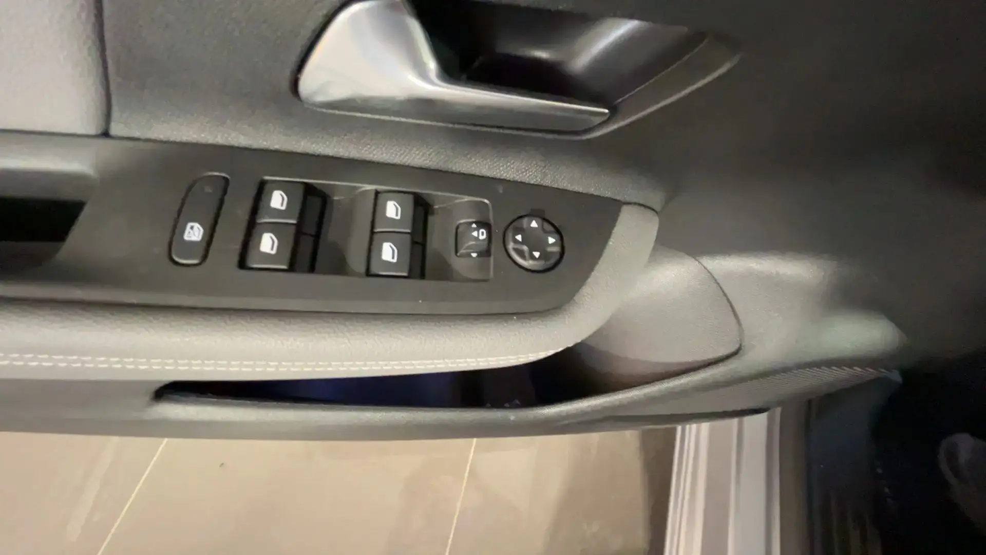 Opel Mokka-E Mokka electric Elegance 136cv Gris - 2