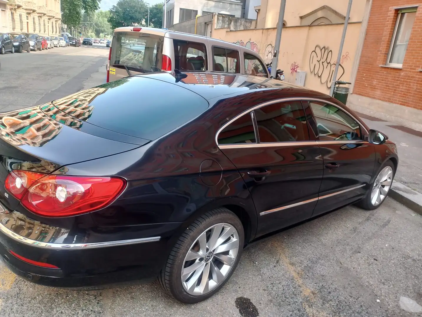 Volkswagen Passat CC 2.0 tdi 170cv  dsg Nero - 1
