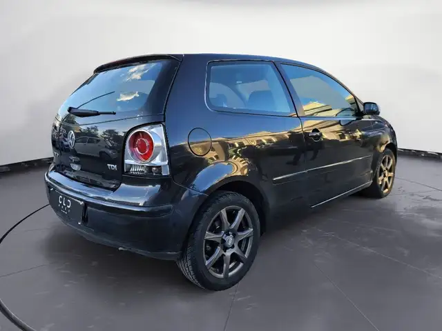 Volkswagen Polo view 3