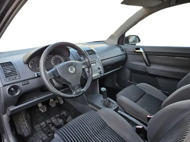 Volkswagen Polo view 4