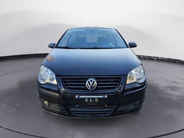 Volkswagen Polo view 2