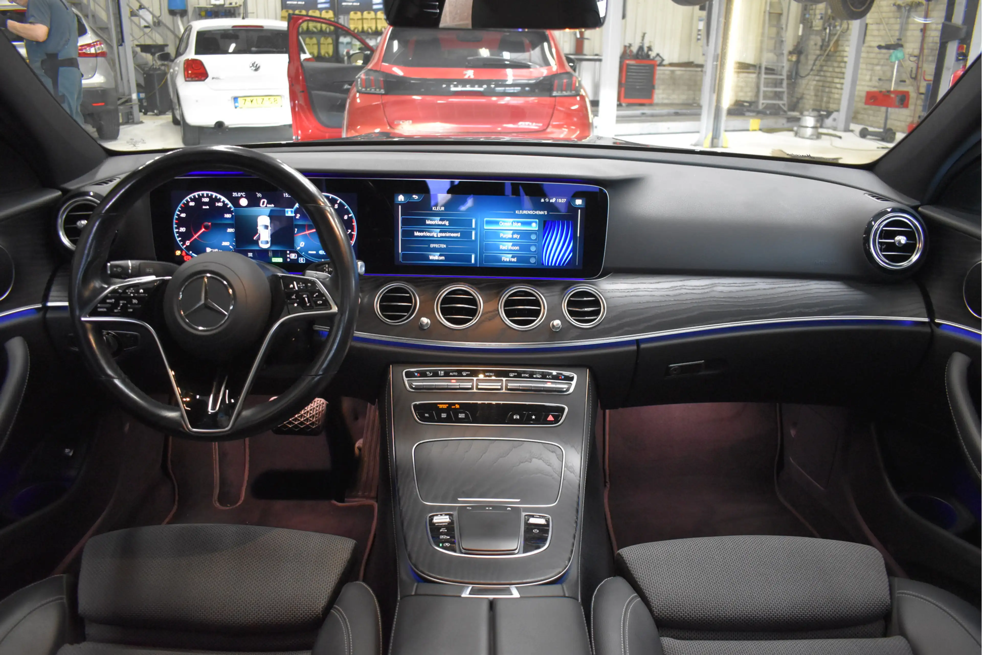 Mercedes-Benz E 200 Exclusive Line ,BOEKJES,NAP EN ONDERHOUDSHISTORIE — photo 14