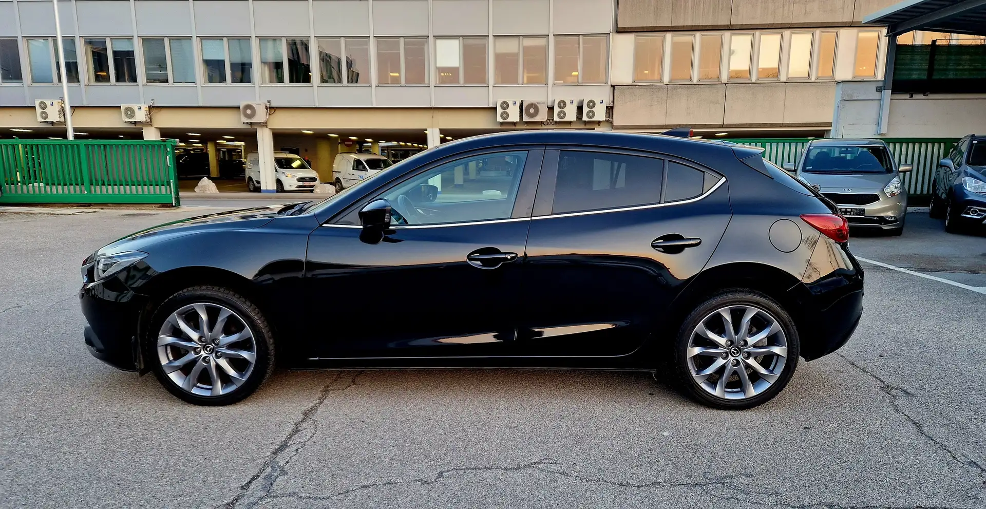 Mazda 3 Mazda 3 Sport CD105 Takumi Takumi Schwarz - 2