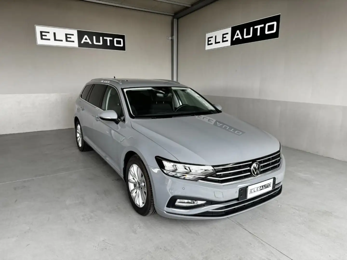 Volkswagen Passat Variant 2.0 TDI SCR EVO DSG * AZIENDALE*  Adas - Iva Esp Gris - 1