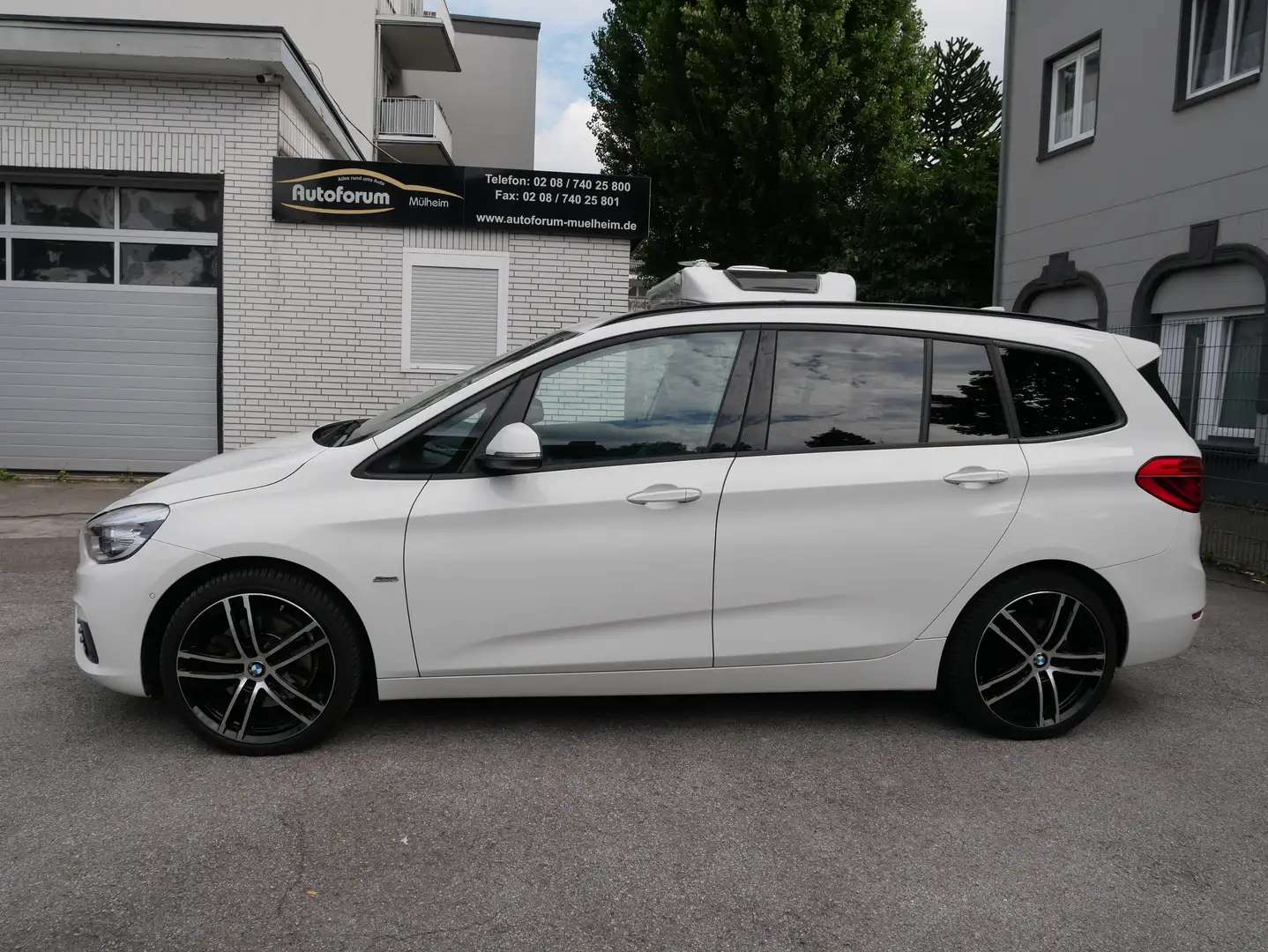 BMW 220 220 d xDrive Sport Line Gran Tourer Aut.7Sitze Kam Weiß - 2