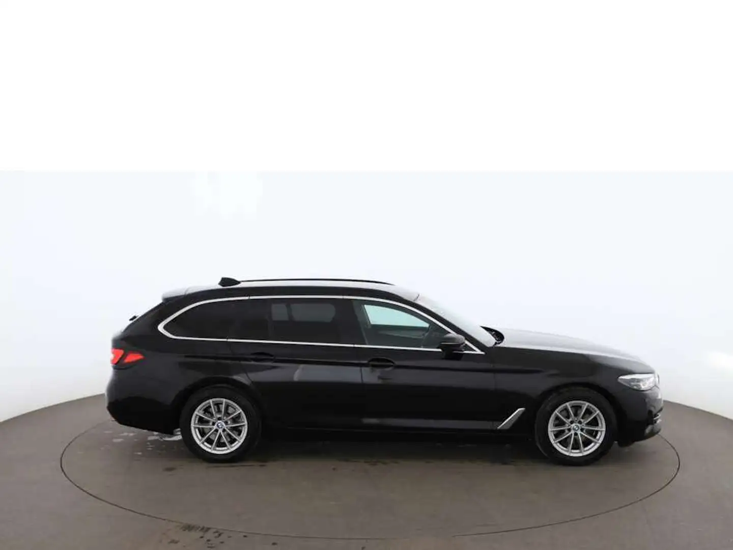 BMW 520 d Touring Aut LED NAVI SITZHZG TEMP R-KAMERA Чорний - 2
