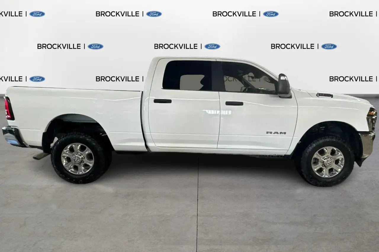 RAM 2500 снимка RAM 2500