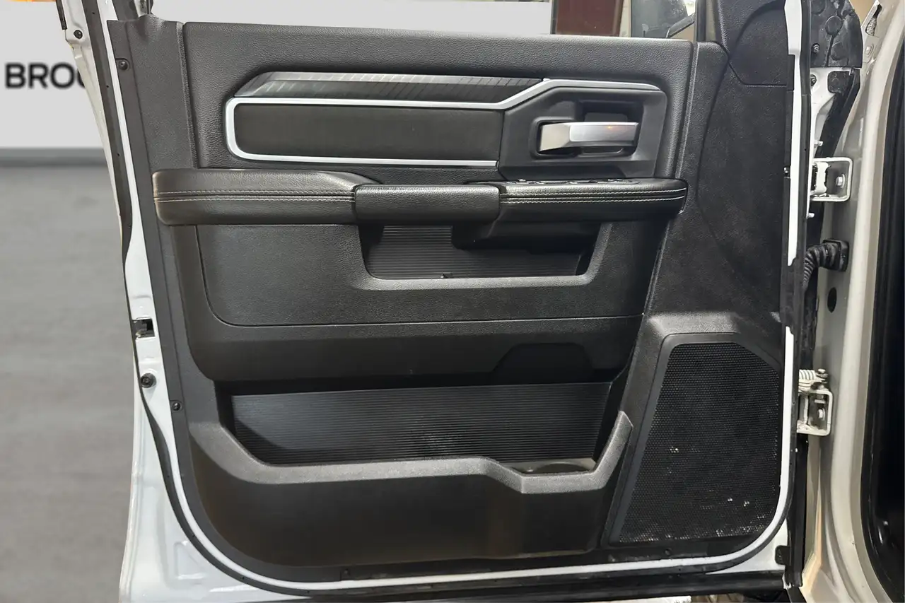 RAM 2500 снимка RAM 2500
