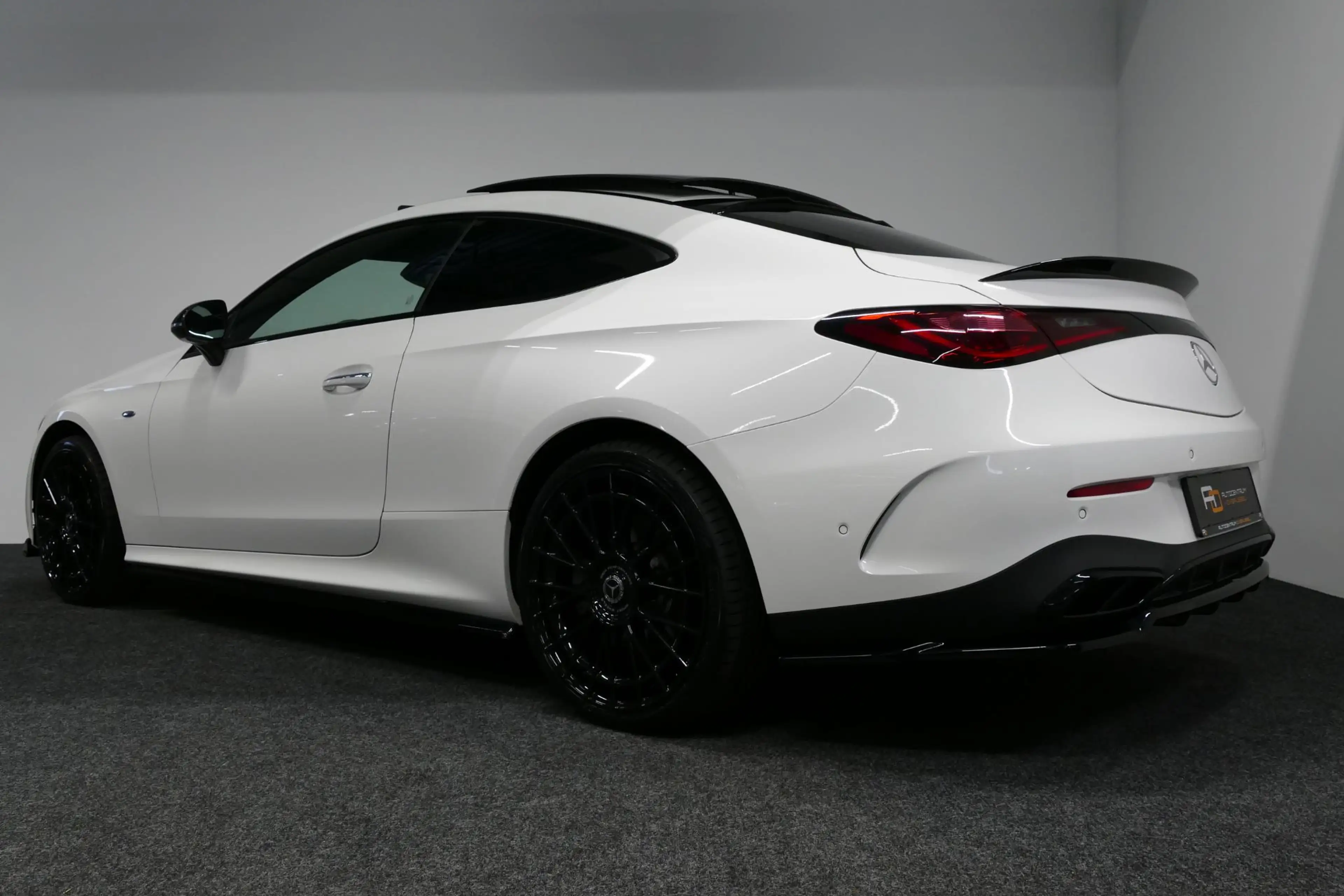 Mercedes-Benz CLE 300 Coupé e AMG Line / E53 AMG Look / Maxton design Bo — photo 4