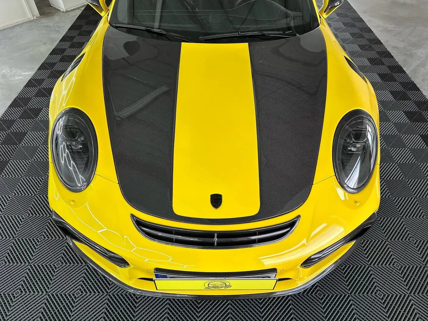 Porsche 991 Turbo S/Carbon/Sport Chrono/GT2/PCM/PDCC/PDLS Gelb - 2
