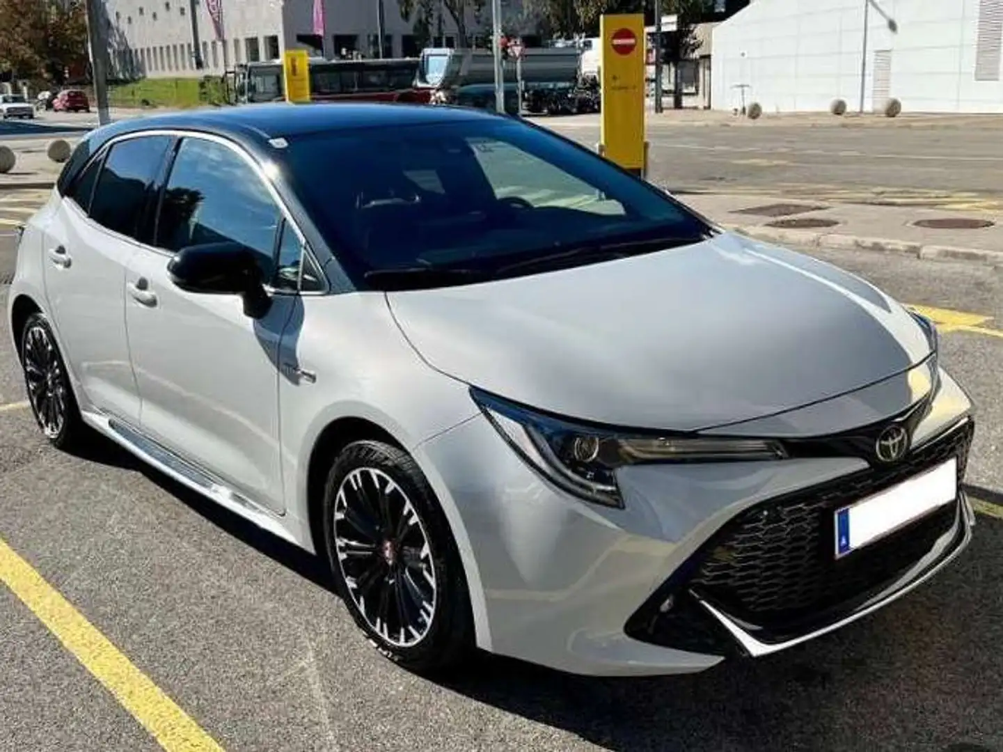 Toyota Corolla Corolla 1,8 Hybrid GR-S GR-S Grau - 2