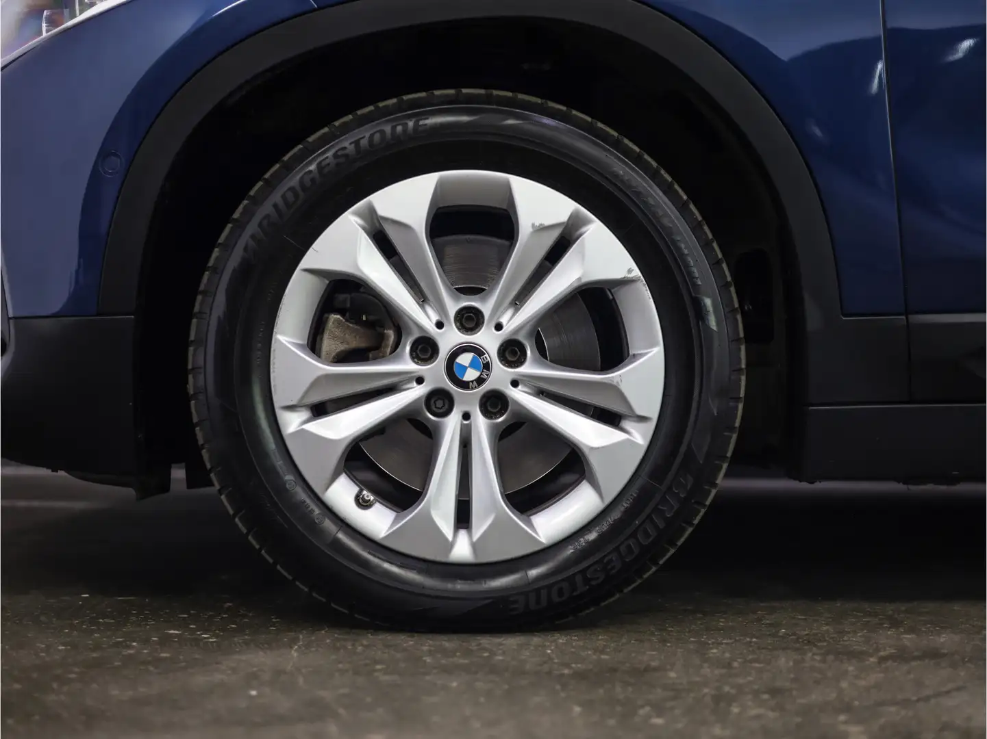 BMW X2 xDrive25e Executive | Camera | Stoelverwarming | Blauw - 2