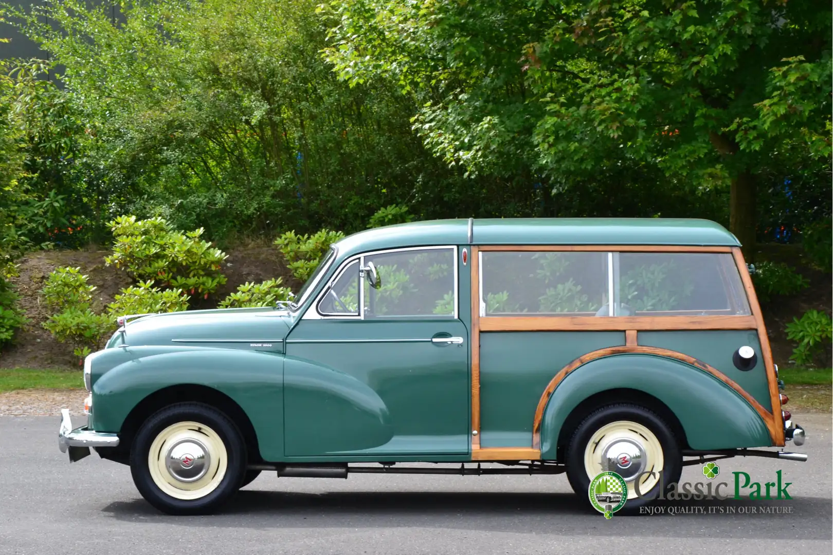 Oldtimer Morris Minor 1000 Woody Verde - 2