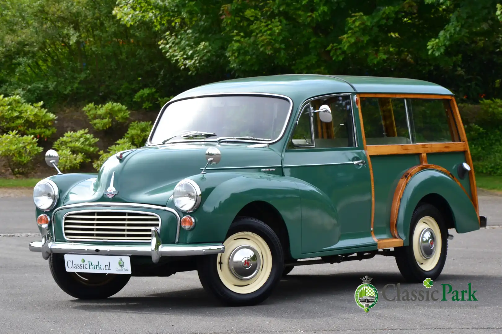 Oldtimer Morris Minor 1000 Woody Verde - 1