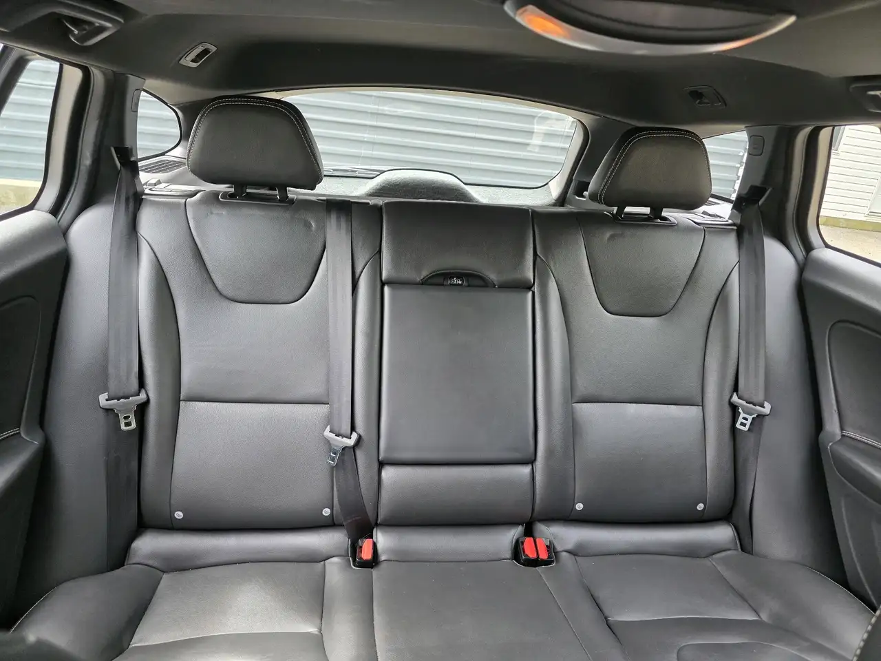 Volvo V60 снимка Volvo V60