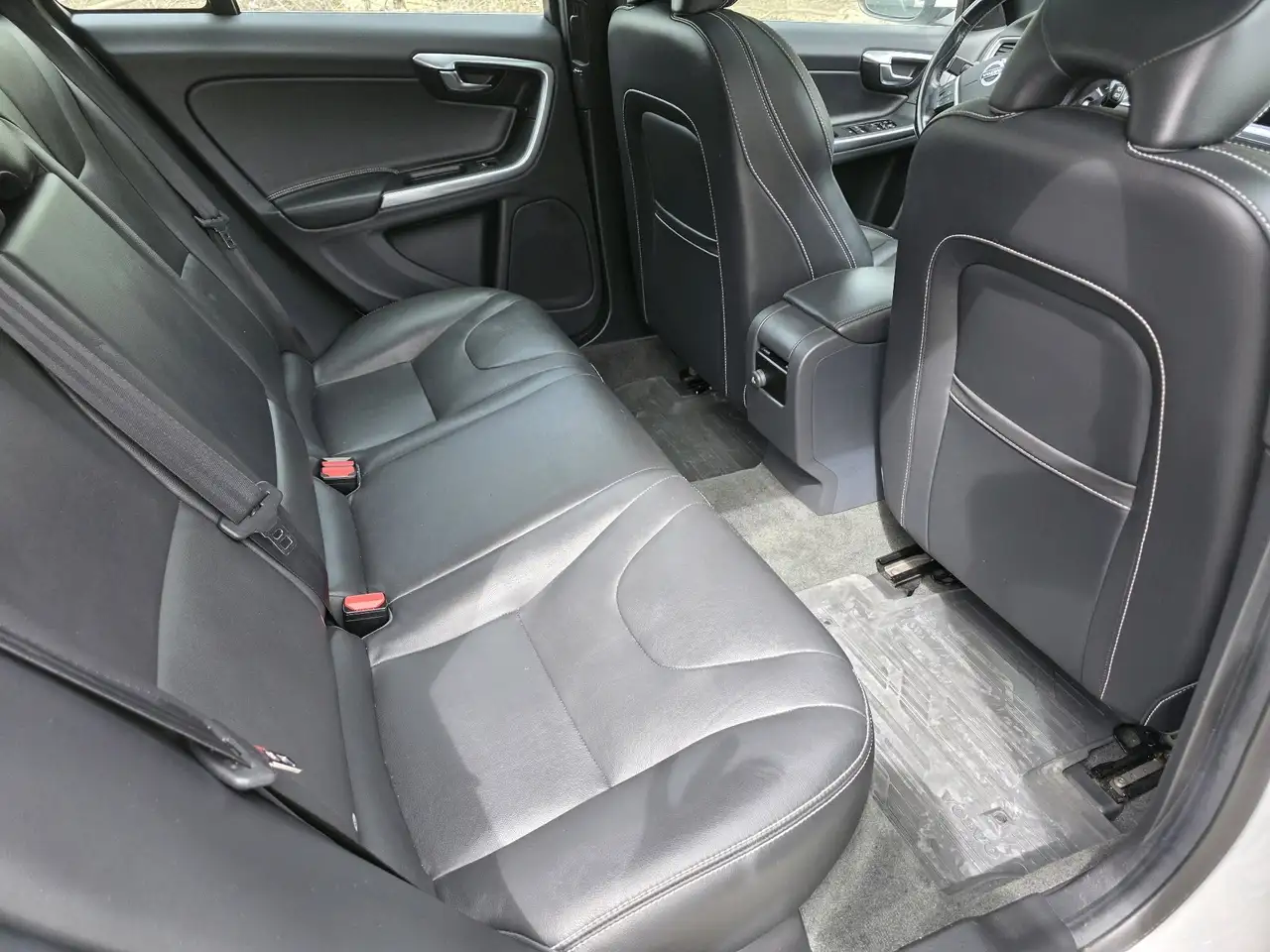 Volvo V60 снимка Volvo V60