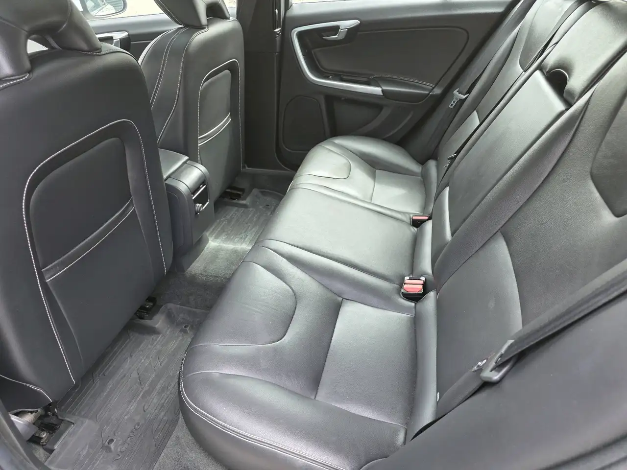 Volvo V60 снимка Volvo V60