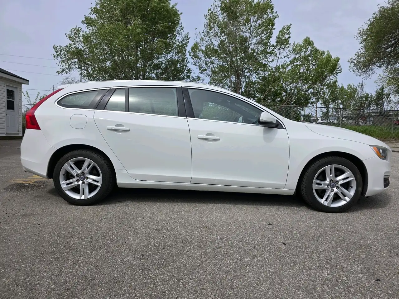 Volvo V60 снимка Volvo V60