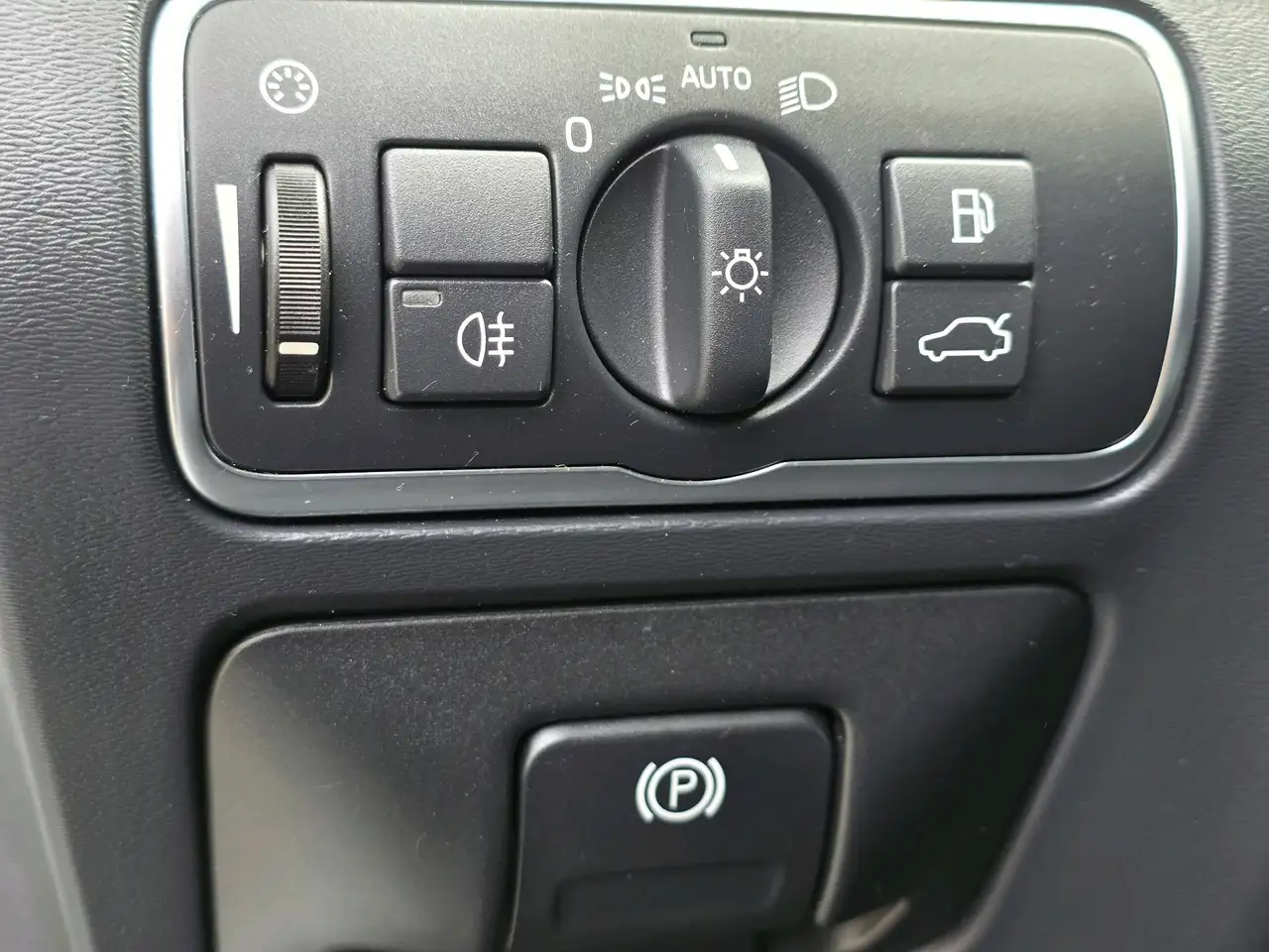 Volvo V60 снимка Volvo V60