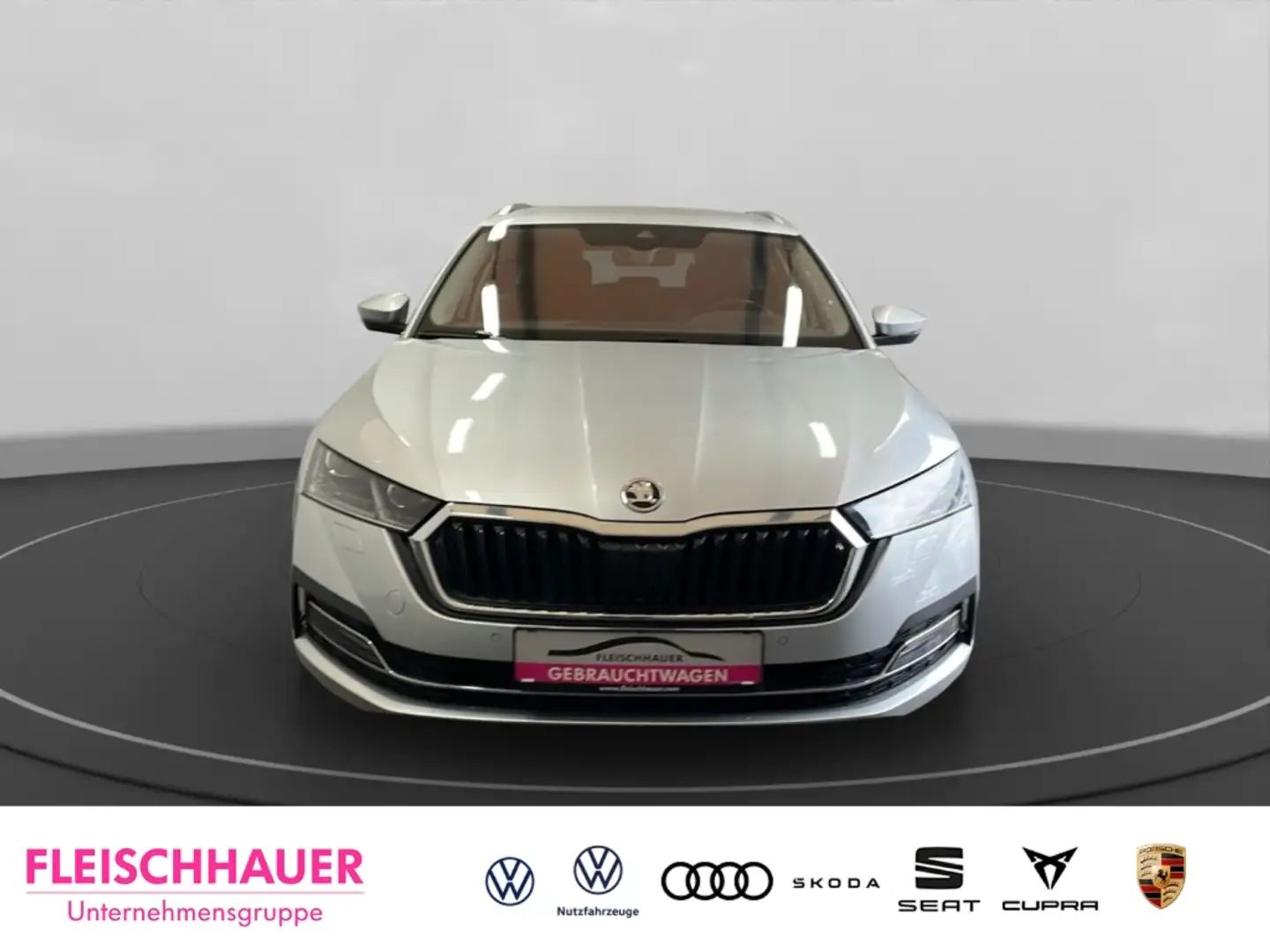 Skoda Octavia Combi 2.0 TDI Style ACC LED Rückfahrkam. Navi DAB Silber - 2