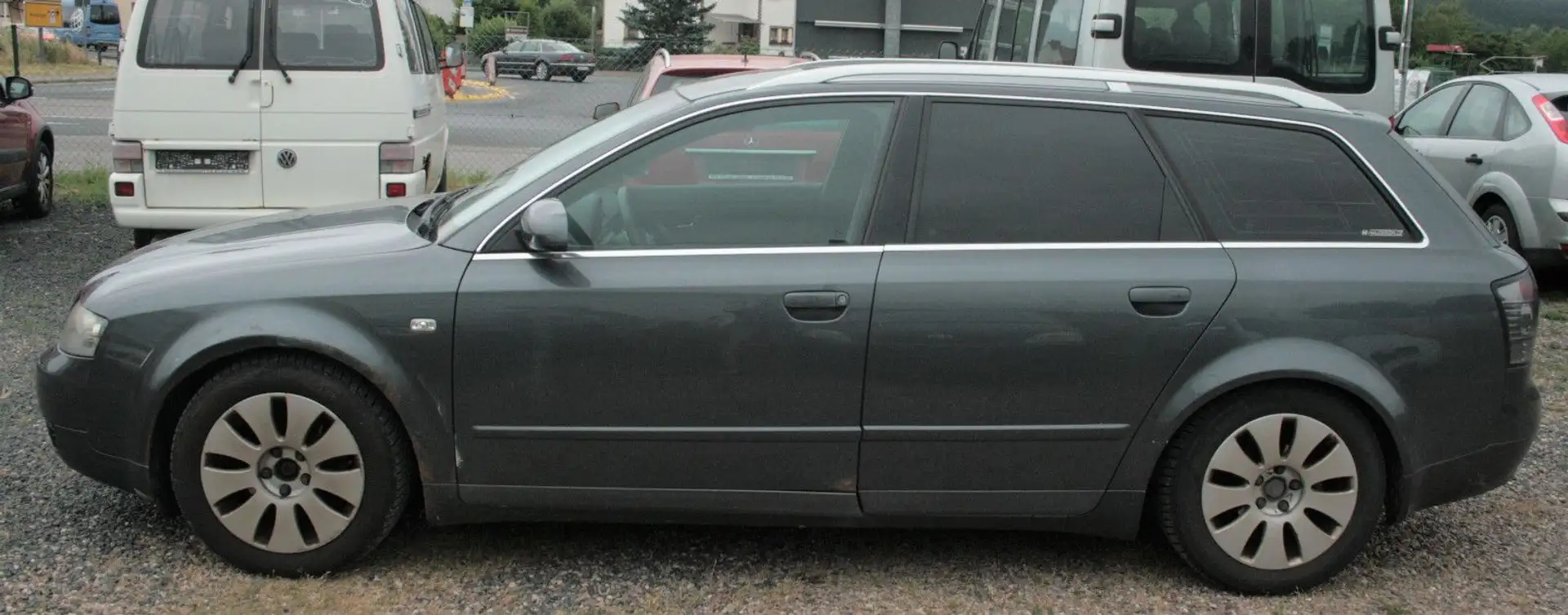 Audi A4 Avant 2.0 Klimatr+Xenon+8xAlu Grau - 1