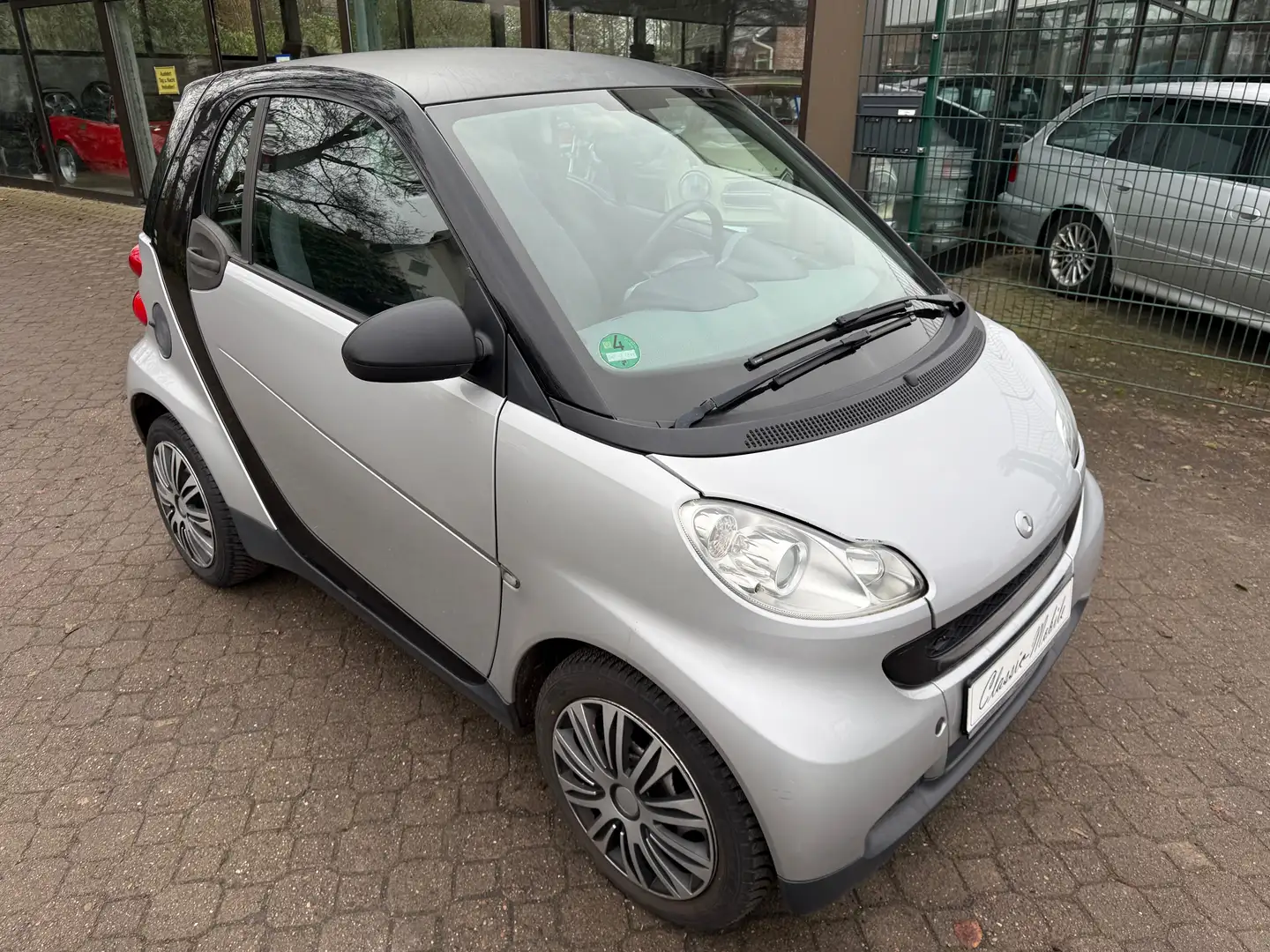 smart forTwo Coupé Micro Hybrid Drive *HU 9/2027*GJ-Reifen* Silber - 1