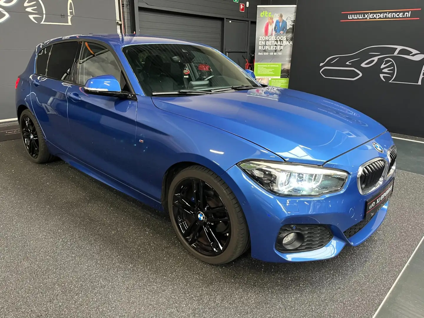 BMW 118 1-serie 118i Edition M Sport Shadow High Executive Azul - 2
