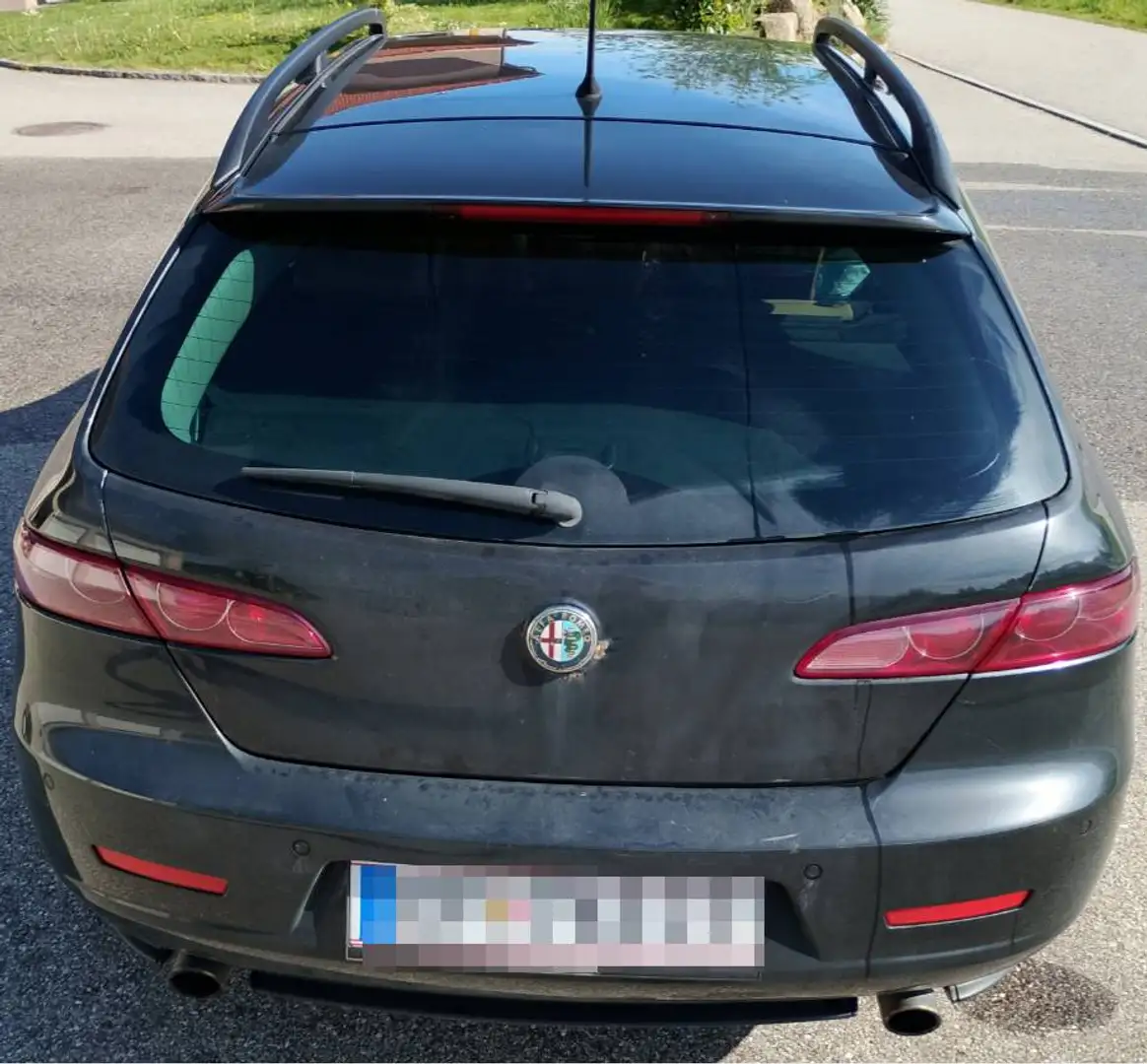 Alfa Romeo 159 Alfa 159 SW 2,4 JTDM 20V Distinctive Qtr. Distinctive Schwarz - 2