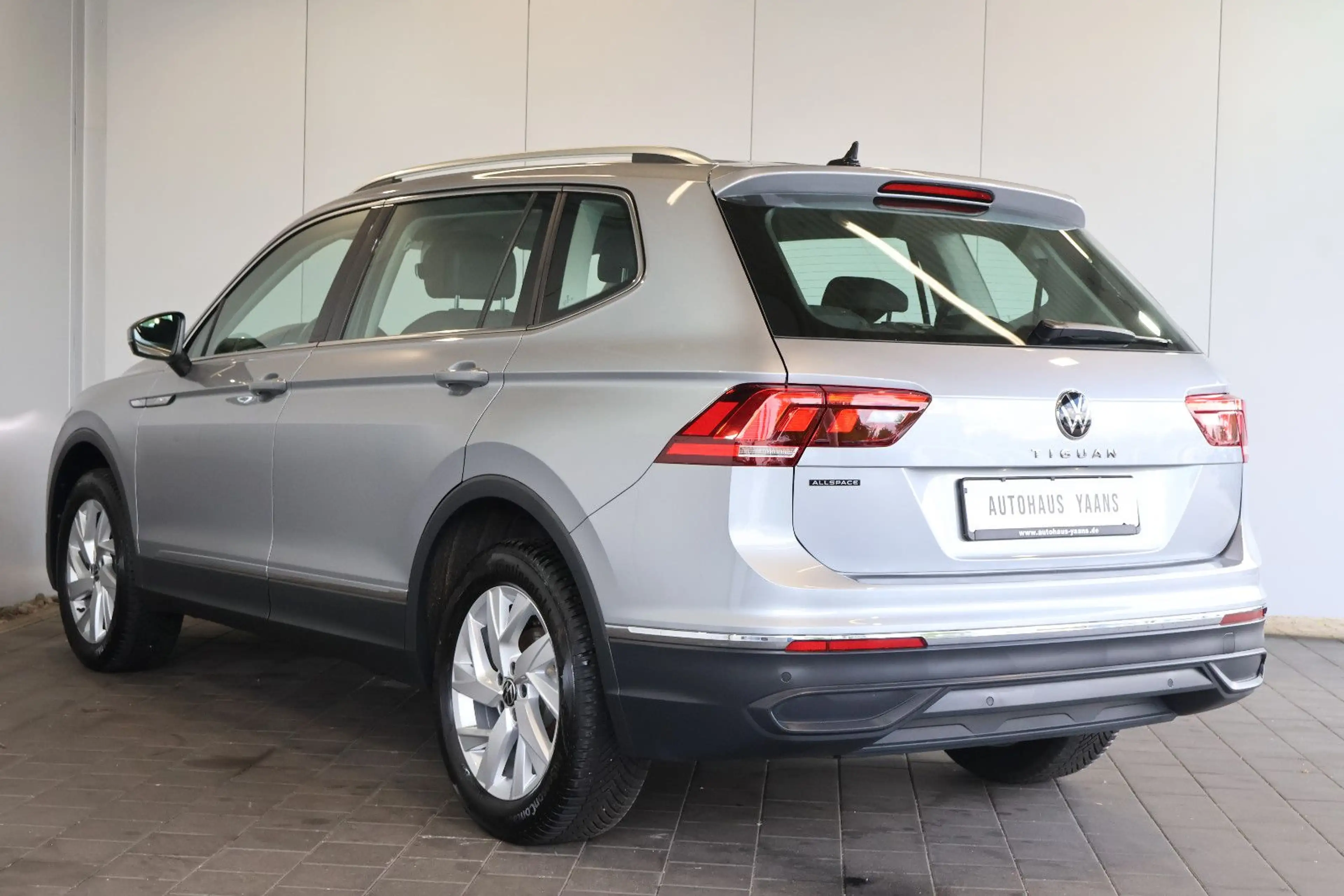 Volkswagen Tiguan Allspace 1.5 TSI Life AID+ACC+AHK+7 SITZE — photo 6