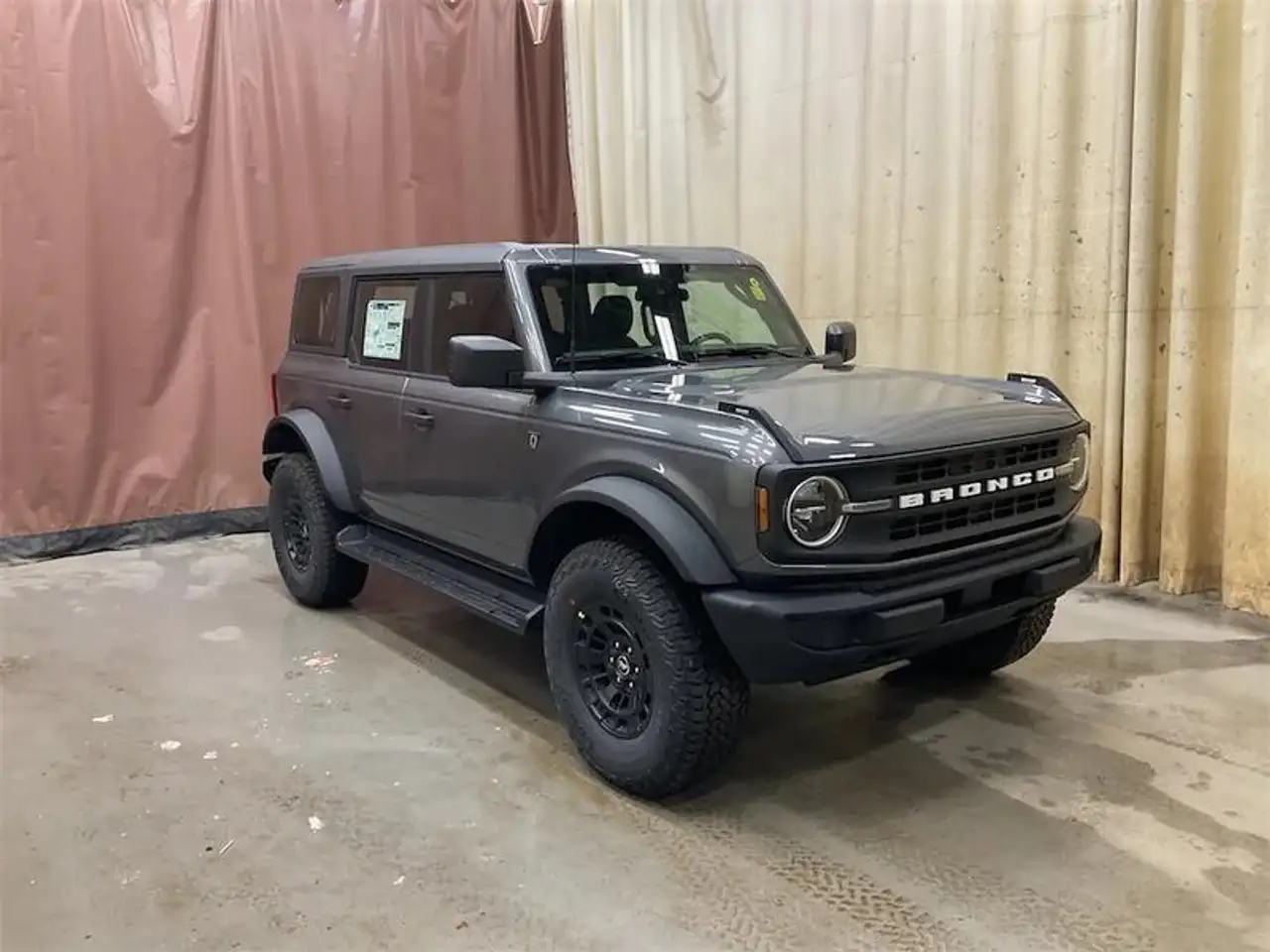Ford Bronco снимка Ford Bronco