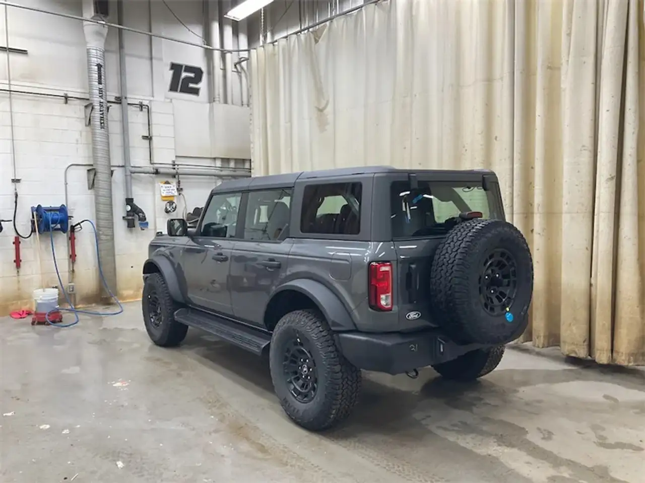 Ford Bronco снимка Ford Bronco
