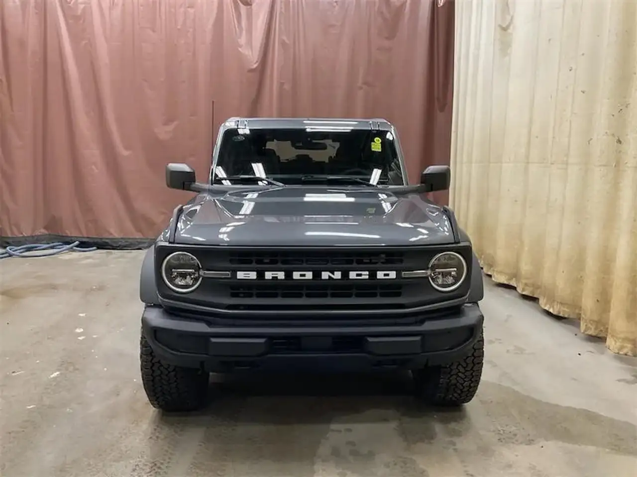 Ford Bronco снимка Ford Bronco