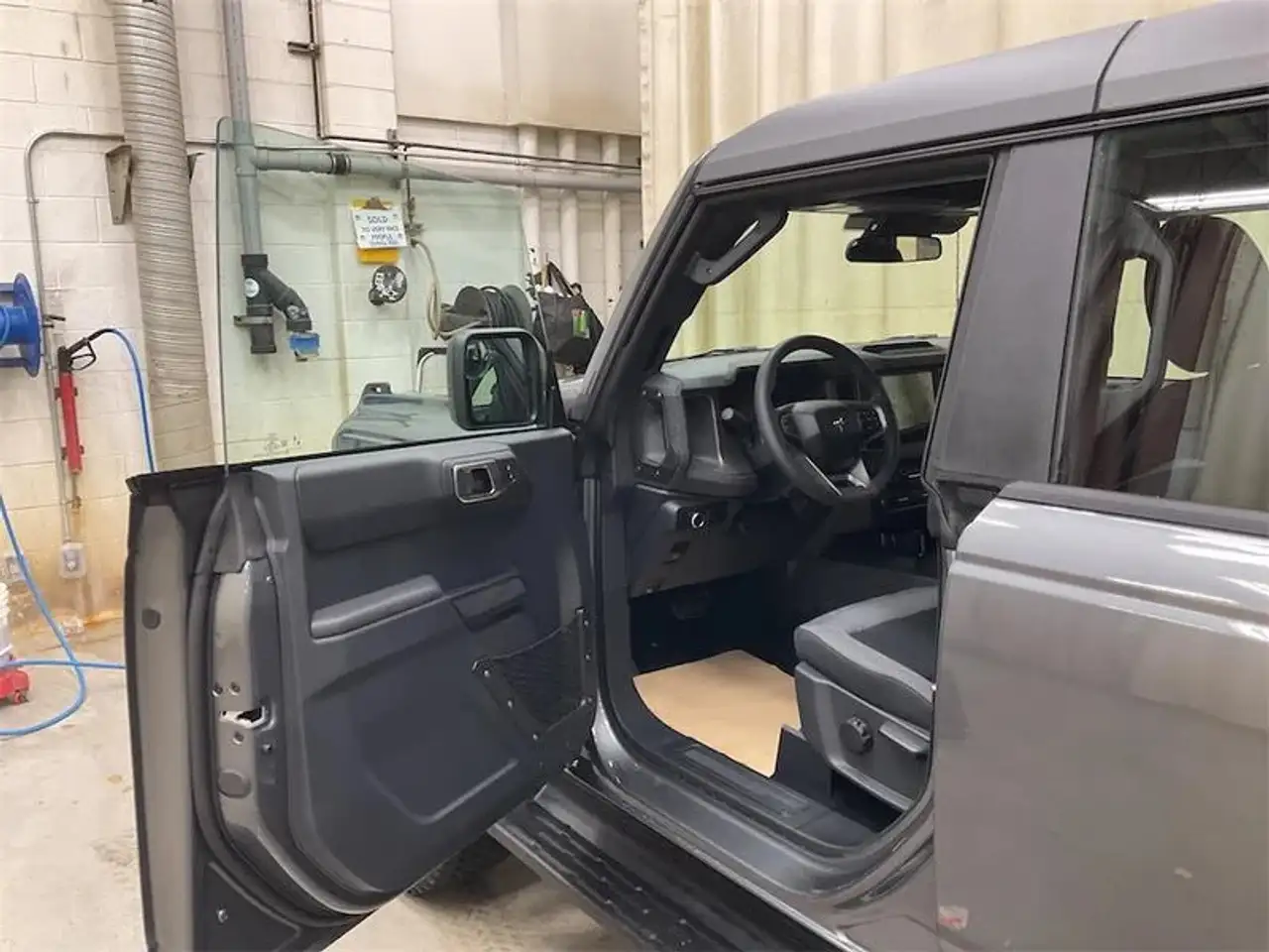 Ford Bronco снимка Ford Bronco