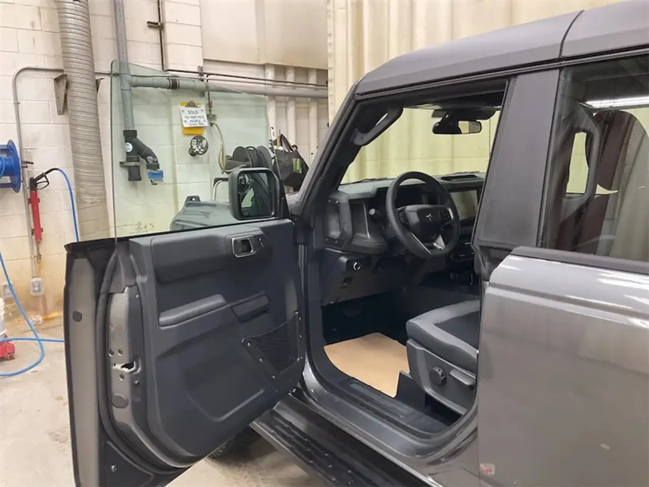 Ford Bronco снимка Ford Bronco