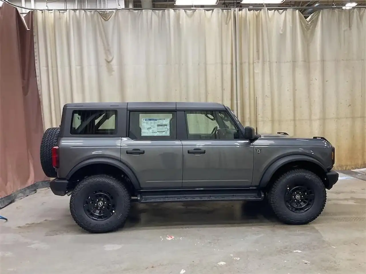 Ford Bronco снимка Ford Bronco