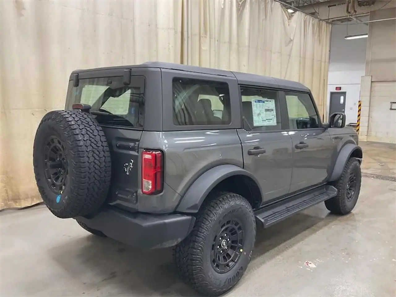 Ford Bronco снимка Ford Bronco