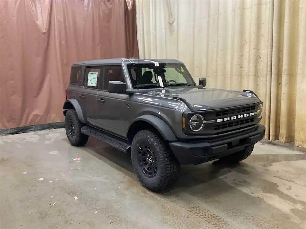Ford Bronco снимка Ford Bronco